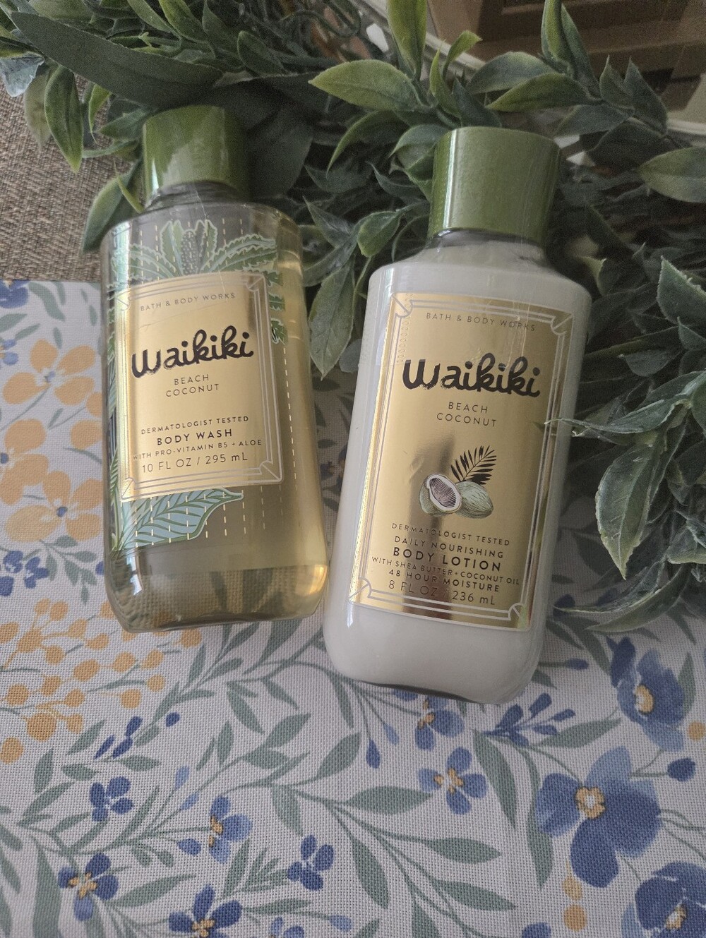 Bath & Body Works Waikiki Beach Coconut Body Wash & Lotion Set - Green Caps